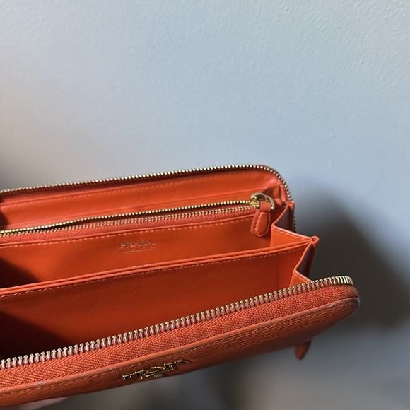 COPY - Prada Safiano Zippy wallet - Picture 3 of 10